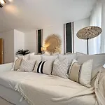 Apf T2 By Junto Ao Mar